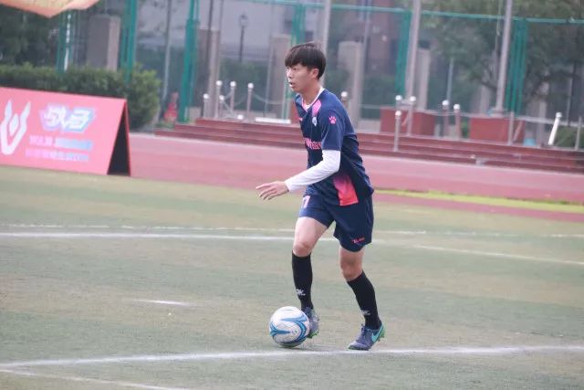 德天空：拜仁将本菲卡24岁中后卫托马斯·阿劳若列入引援名单